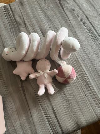 Baúl con muchisimos  juguetes