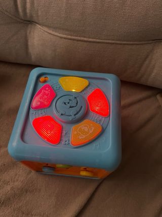 Baúl con muchisimos  juguetes