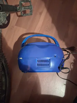 Radio CD Portátil Azul y Plateado