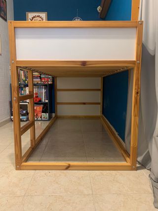 Litera reversible Ikea. Se vende desmontada.