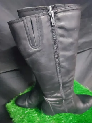 Botas altas de cuero negras para mujer