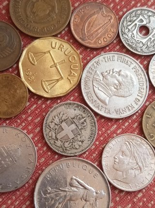 Lote de 13  Monedas de Colección del Mundo