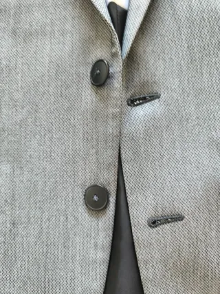 Traje gris