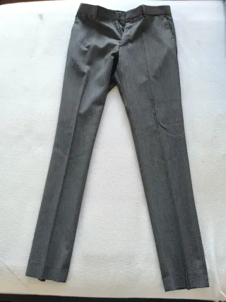 Traje gris
