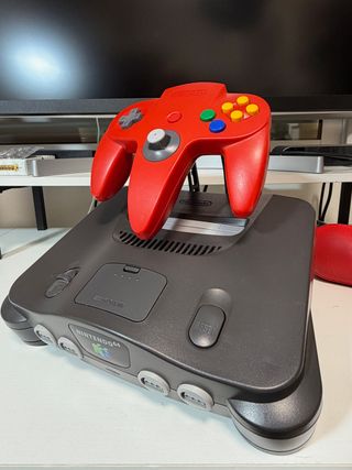 Soporte Exposición Nintendo 64 (sin consola...)