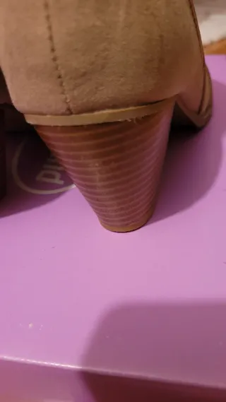 Botas de tacón beige