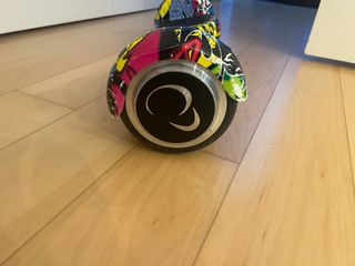 Hoverboard con diseño de calaveras