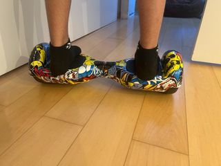 Hoverboard con diseño de calaveras