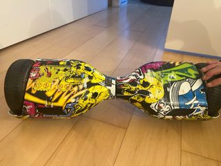 Hoverboard con diseño de calaveras