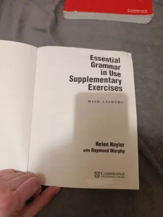 Essential Grammar in Use With Answers: A Self-S...