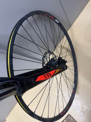 Llanta 29 y horquilla cierre rápido