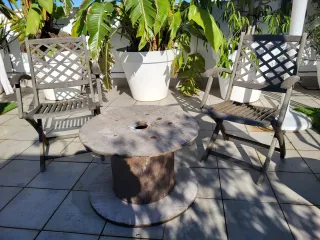 Mesa Bobina Madera + 2 Sillas Plegables