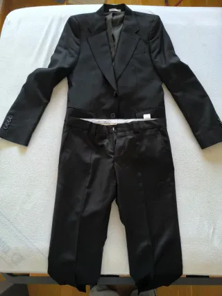 Traje negro elegante