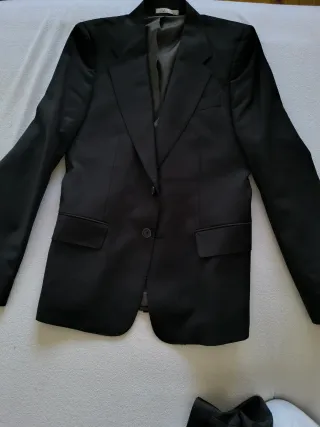 Traje negro elegante