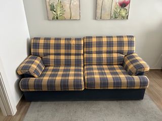 Sofá de tela a cuadros