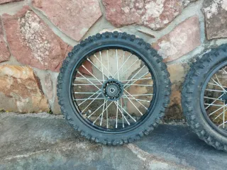 Llantas y Neumáticos Pit Bike