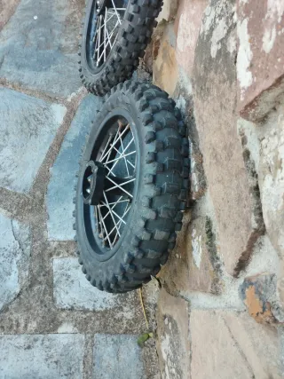 Llantas y Neumáticos Pit Bike