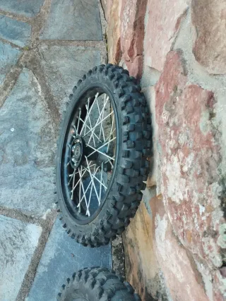 Llantas y Neumáticos Pit Bike