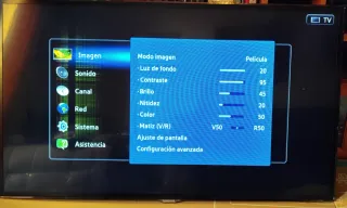 TV Samsung UE50ES5500 averiada