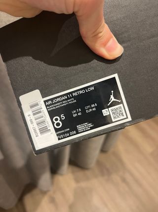 Nike Jordan 11 Low Bred