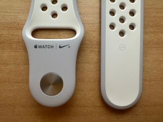 Apple X Nike 38mm. Pure Platinum/White Sport Band