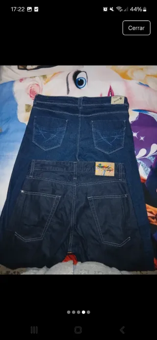 Pantalones vaqueros azules y negro