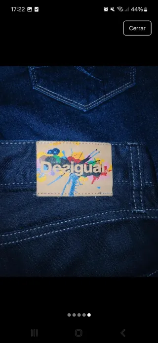 Pantalones vaqueros azules y negro