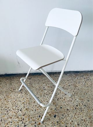 Taburete alto plegable blanco