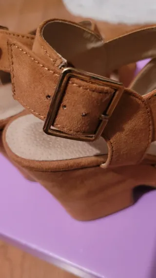 Sandalias de plataforma marrones