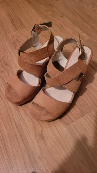 Sandalias de plataforma marrones