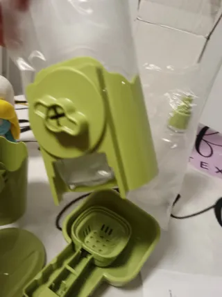 Comedero y bebedero de jaula