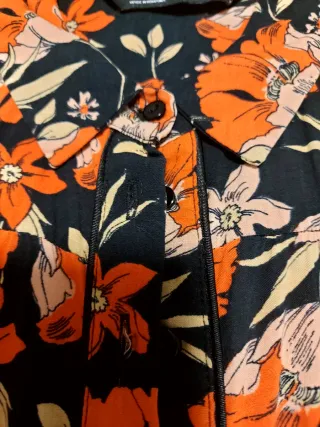 Vestido Zara floral negro y rojo