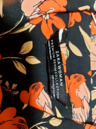 Vestido Zara floral negro y rojo