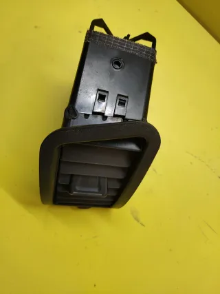 AIREADOR IZQUIERDO SALPICADERO TERRANO II MAVERICK