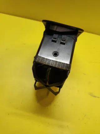 AIREADOR IZQUIERDO SALPICADERO TERRANO II MAVERICK