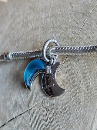 Charm Doble Luna Creciente