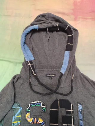 Sudadera Desigual con capucha gris