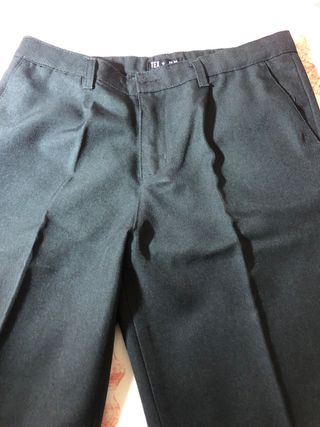 Pantalón corto uniforme escolar