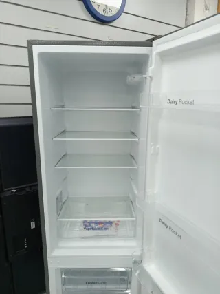 Nevera 1.80m x 54cm,nueva con tara