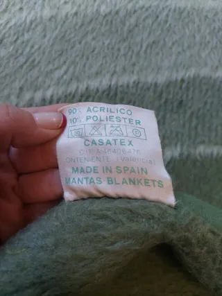 Manta de cama verde con flores