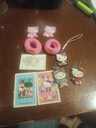 HELLO KITTY, llaveros antiguos, PHOSKITOS, y más