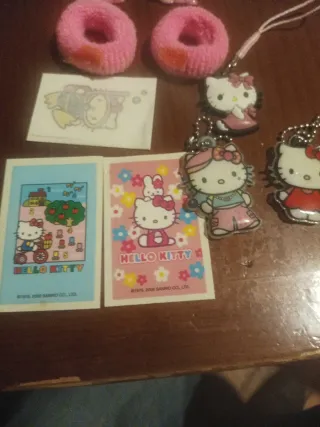 HELLO KITTY, llaveros antiguos, PHOSKITOS, y más
