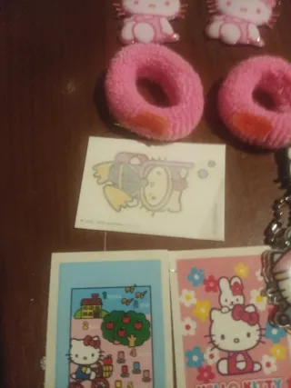 HELLO KITTY, llaveros antiguos, PHOSKITOS, y más