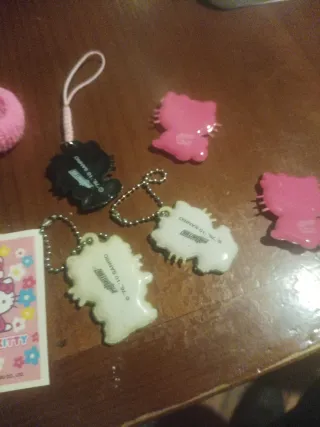 HELLO KITTY, llaveros antiguos, PHOSKITOS, y más