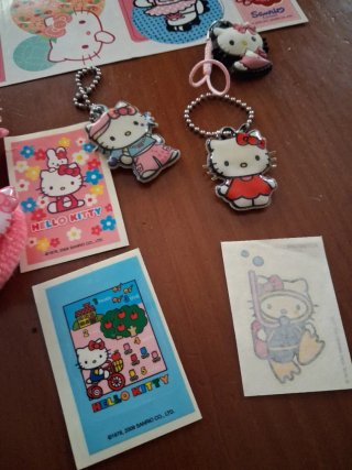 HELLO KITTY, llaveros antiguos, PHOSKITOS, y más