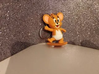 Portachiavi Jerry su skateboard