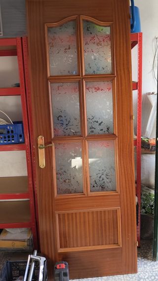 Puerta madera y cristal