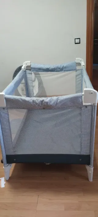 Cuna de viaje plegable