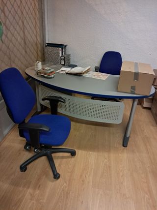 Escritorio oficina azul y gris