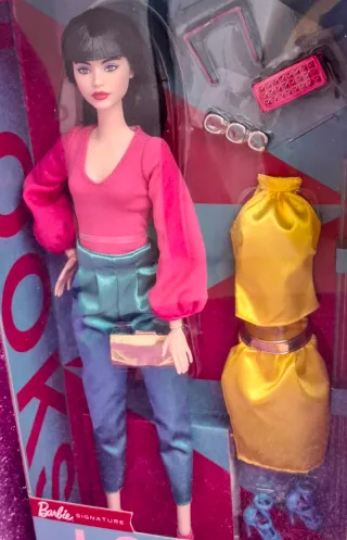 Barbie bambola Signature Looks 19 Mattel hjx28